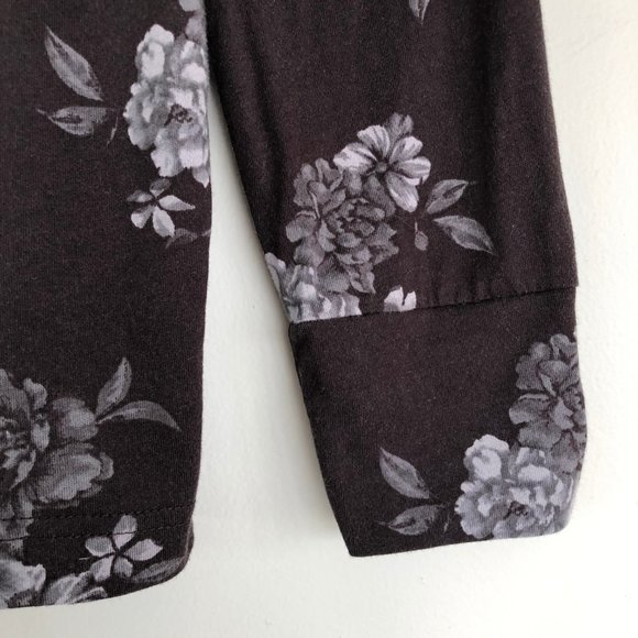 Long Sleeve Cotton Tee with Floral Design - Picture 14 of 16